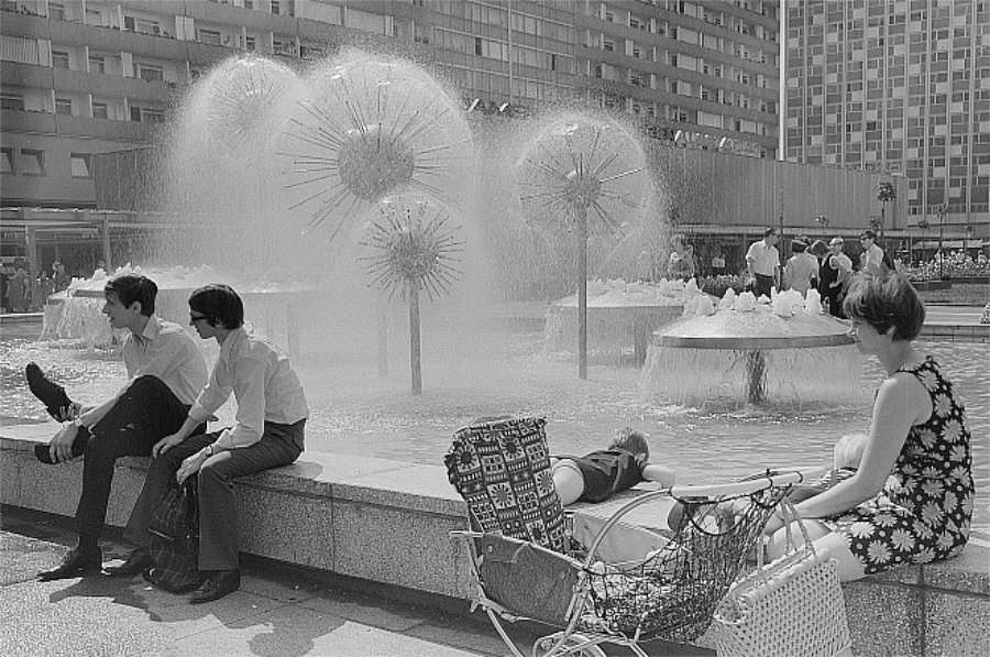 Pusteblumen Brunnen Pusteblumenbrunnen Dresden 1970